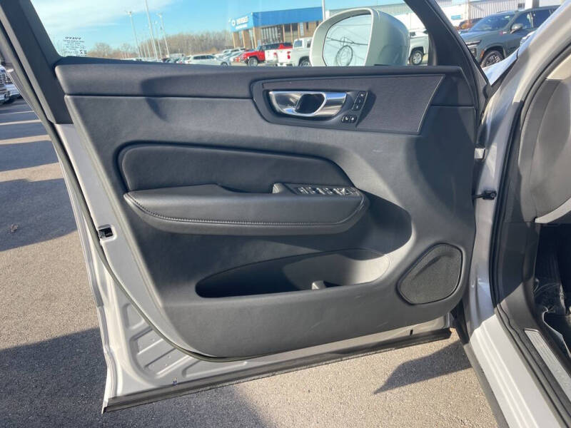 2023 Volvo XC60 B5 Core