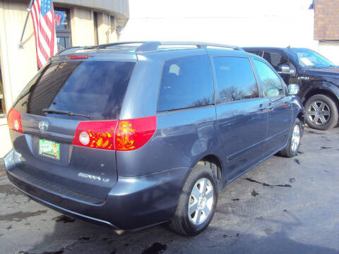 2008 Toyota Sienna LE 7-Passenger