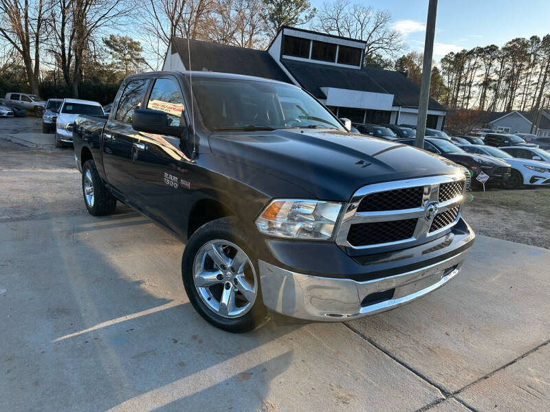 2017 RAM Ram 1500 SLT photo 2