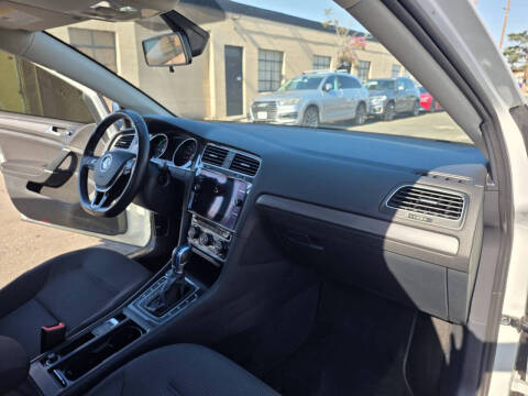 2019 Volkswagen e-Golf SE