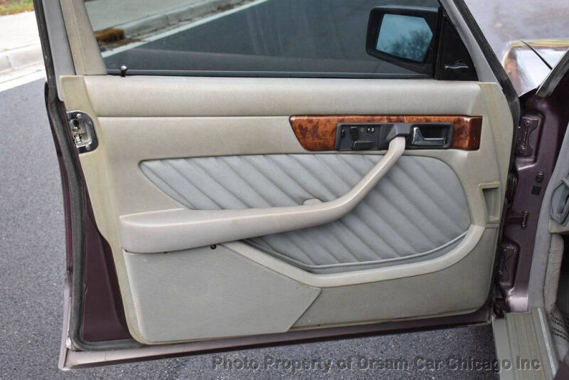 1991 Mercedes-Benz 560-Class 560 SEL