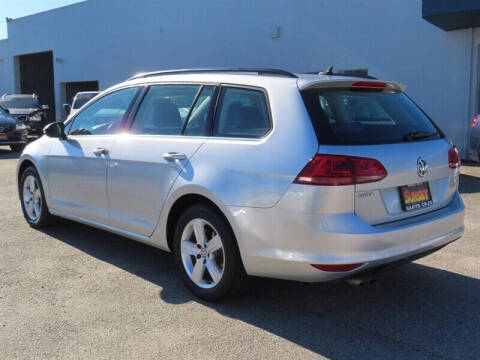 2015 Volkswagen Golf SportWagen TDI S