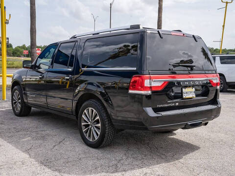 2017 Lincoln Navigator L Select