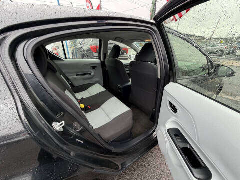 2013 Toyota Prius c One