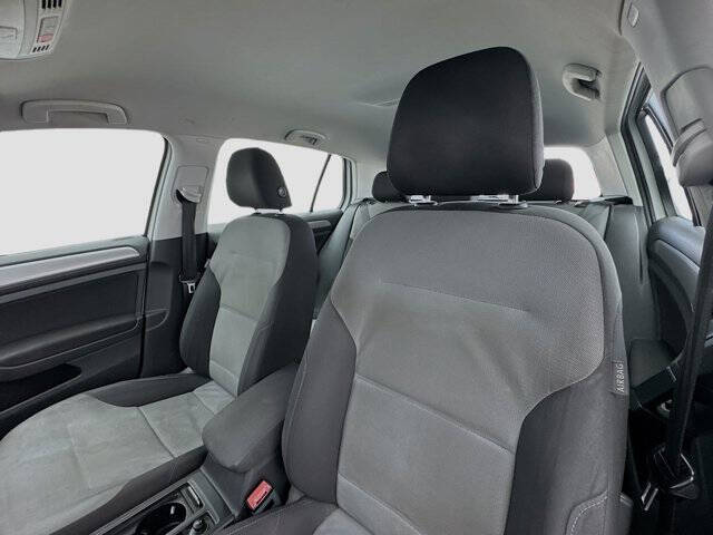 2016 Volkswagen e-Golf SE