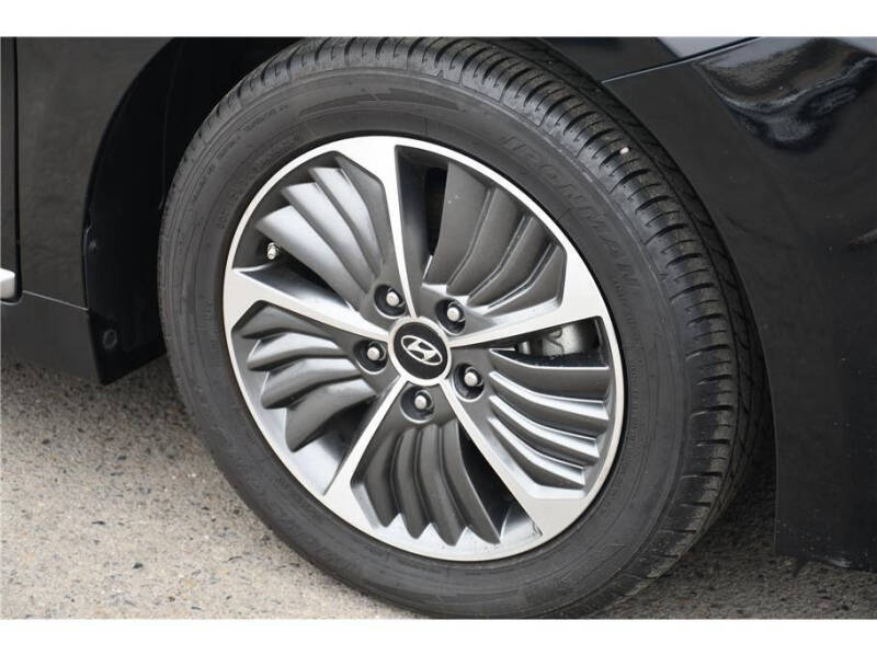 2022 Hyundai Ioniq Plug-in Hybrid SE