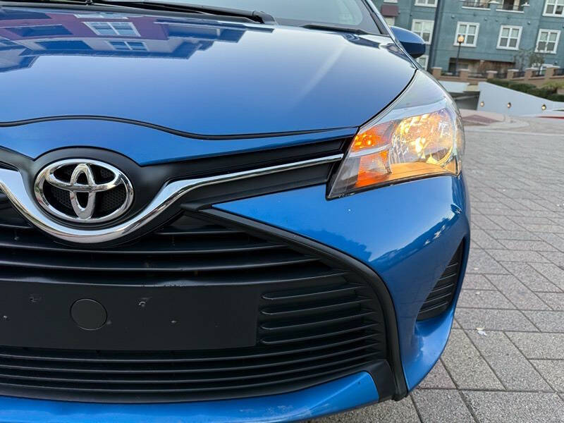 2016 Toyota Yaris 3-Door LE