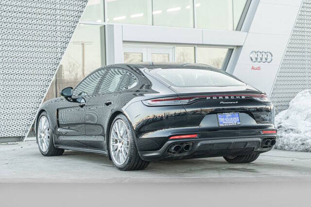 2023 Porsche Panamera 4