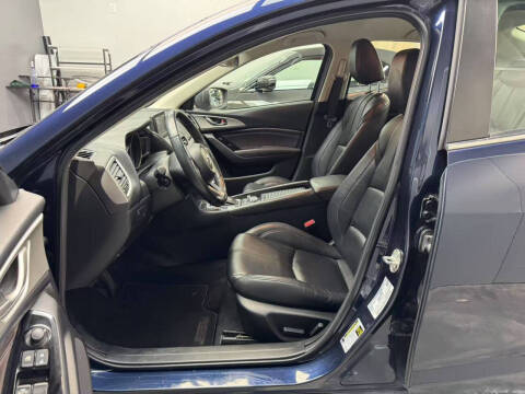 2017 Mazda MAZDA3 Touring