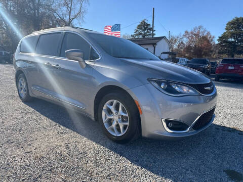 2017 Chrysler Pacifica Touring-L