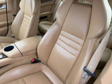 2015 Porsche Panamera GTS