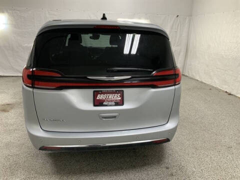 2023 Chrysler Pacifica Touring