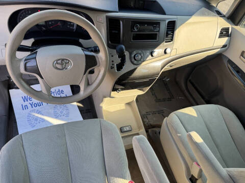 2014 Toyota Sienna L 7-Passenger