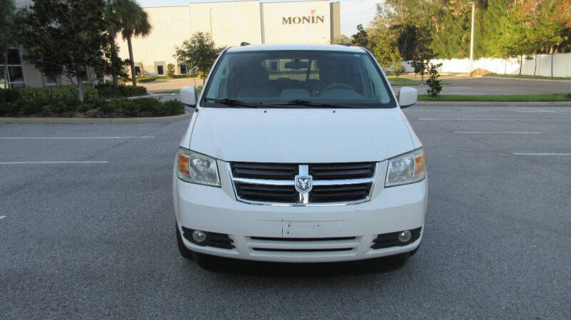 2010 Dodge Grand Caravan SXT photo 6