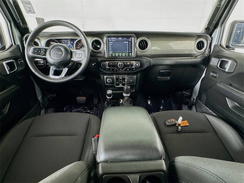 2023 Jeep Gladiator Overland