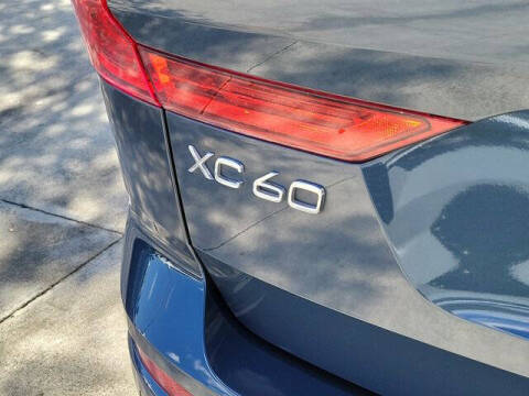 2024 Volvo XC60 B5 Plus Dark Theme