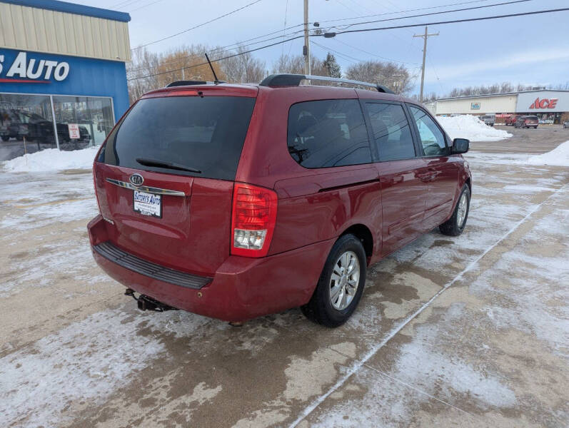 2011 Kia Sedona LX