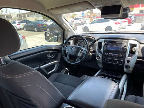 2018 Nissan Titan SV