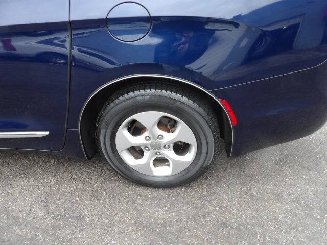 2017 Chrysler Pacifica Touring-L Plus