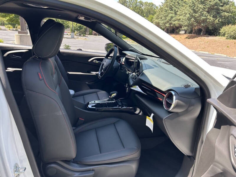 2025 Chevrolet Trax RS