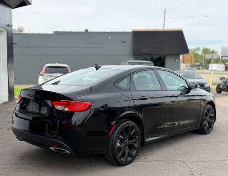 2015 Chrysler 200 S