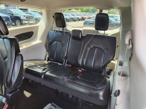 2020 Chrysler Voyager LXi