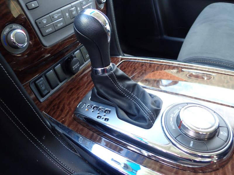 2017 Nissan Armada SV