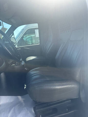 2022 Chevrolet Express 2500