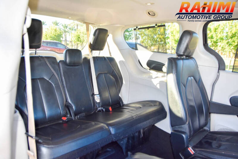 2017 Chrysler Pacifica Touring-L