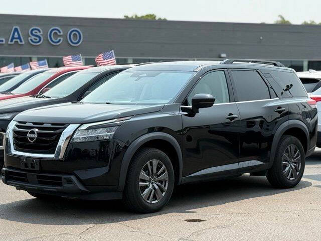 2022 Nissan Pathfinder SV