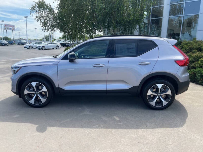 2026 Volvo XC40 B5 Plus