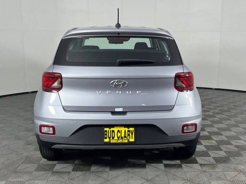 2026 Hyundai Venue SE