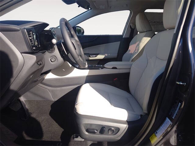 2026 Lexus NX 450h+ Luxury