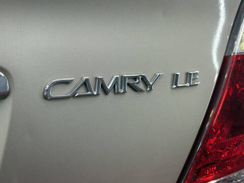 2005 Toyota Camry LE