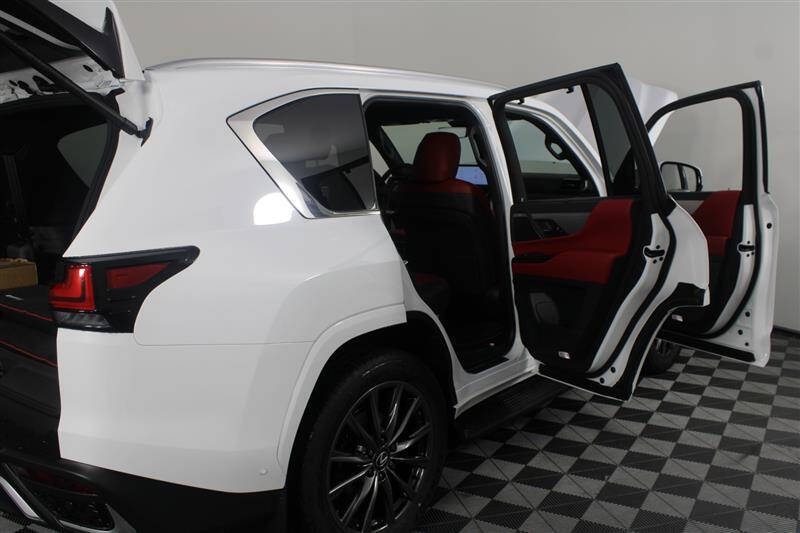 2025 Lexus LX 700h F SPORT Handling