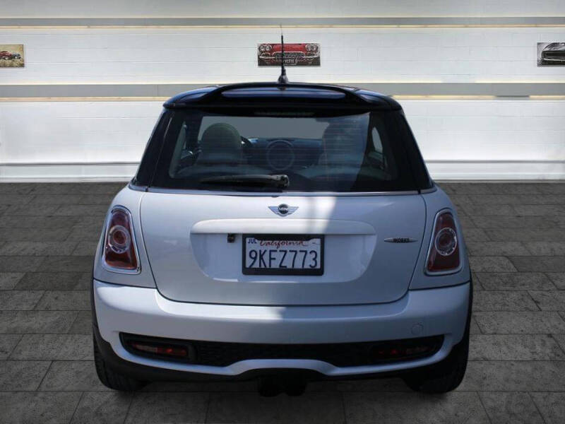 2011 MINI Cooper John Cooper Works