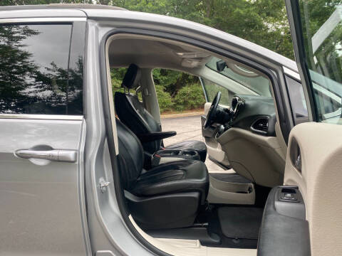 2017 Chrysler Pacifica Touring-L