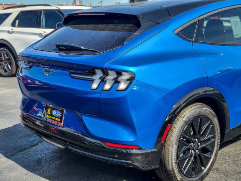 2025 Ford Mustang Mach-E Premium