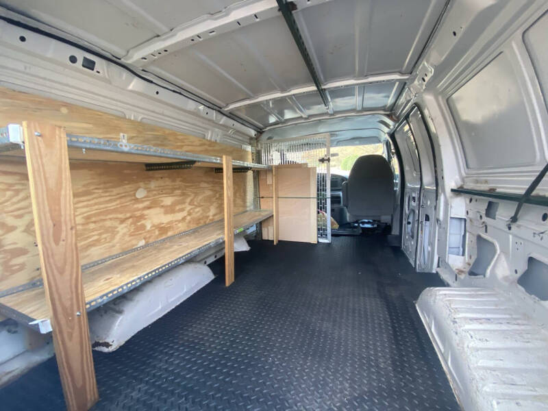 2005 Ford E-Series E-250