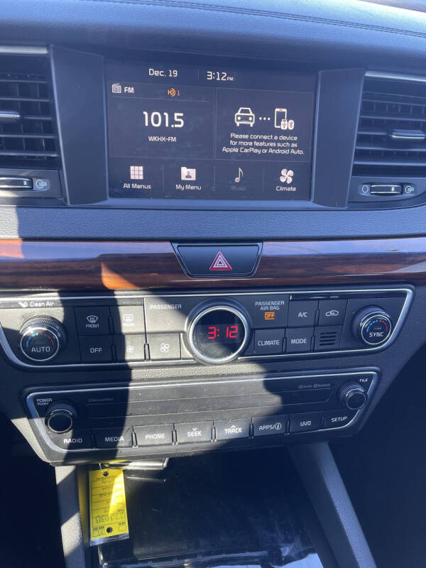 2017 Kia Cadenza Premium