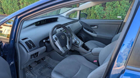 2010 Toyota Prius III