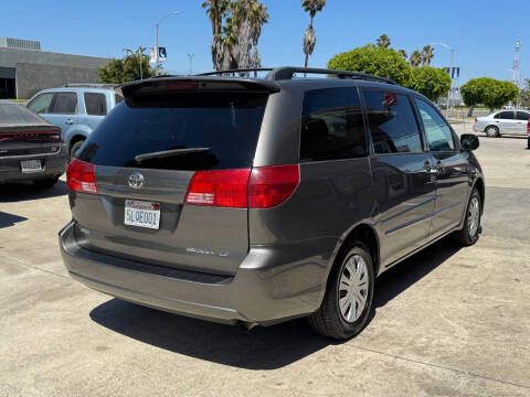 2005 Toyota Sienna LE 7 Passenger