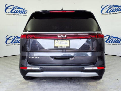 2023 Kia Carnival EX