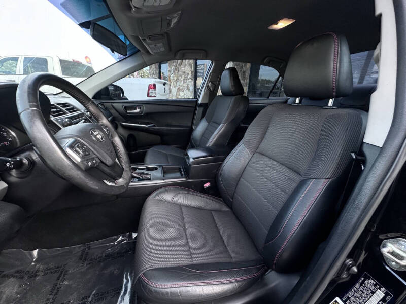 2017 Toyota Camry SE