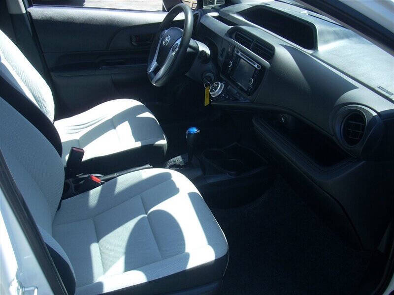 2017 Toyota Prius c One