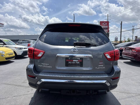 2017 Nissan Pathfinder Platinum