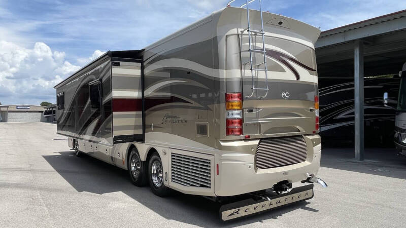 2013 Freightliner XCM Chassis