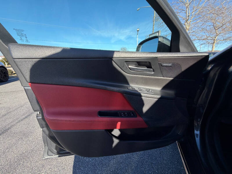 2017 Jaguar XE 35t R-Sport