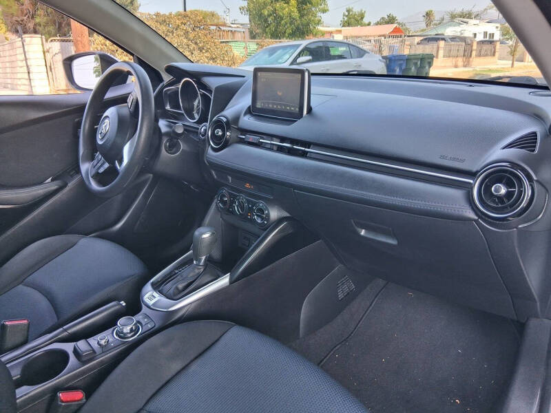 2017 Toyota Yaris iA