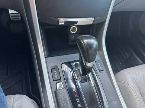 2017 Honda Accord EX-L w/Navi w/Honda Sensing